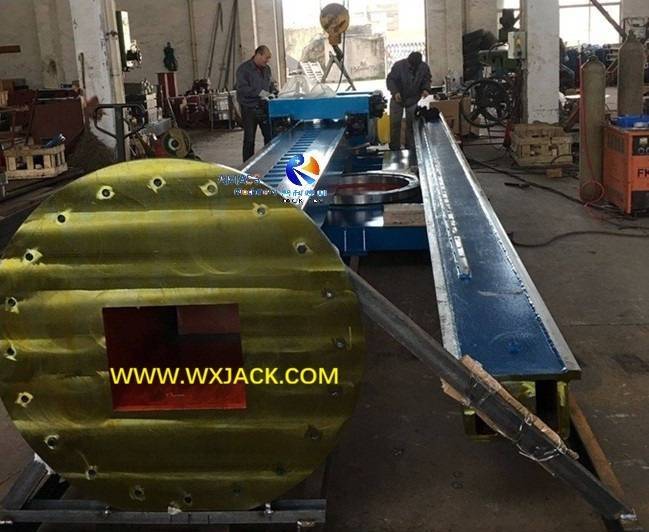 Fig1 Manipulator Welding Column and Boom 49A LHZ4060 Рис. 1 Сварочная колонна и стрела манипулятора 49A LHZ4060