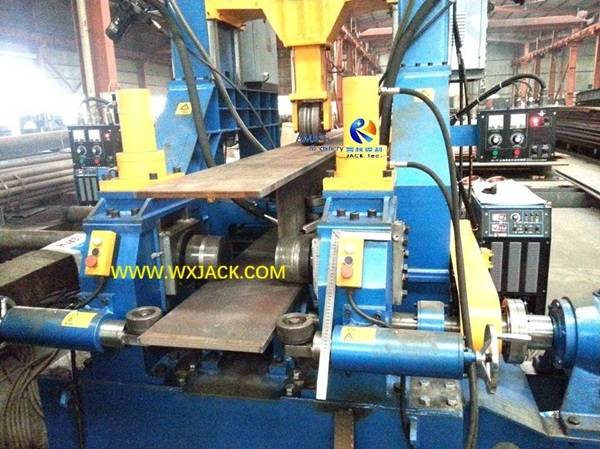 Fig1 3 in 1 H Beam Fabrication Welding Machine 161 Рис. 1 Сварочный аппарат для изготовления двутавровых балок 3 в 1 161