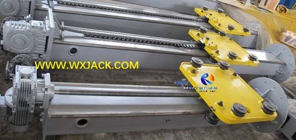 Fig2 Manipulator Welding Column and Boom 2 IMG_1392 Рис. 2. Сварочная колонна и стрела манипулятора 2 IMG_1392