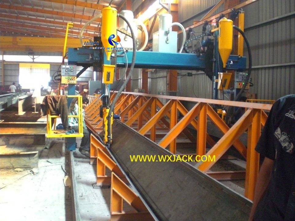 4 Машина для сварки балок IH 46 CIMG1808