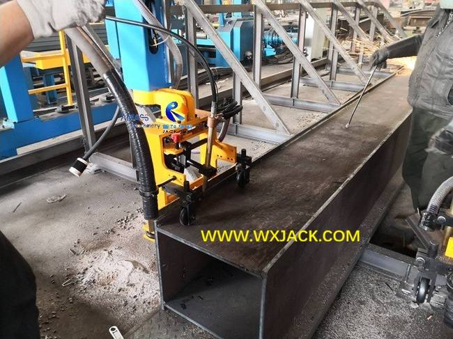 Рис. 2 Портальный сварочный аппарат BOX IH Beam SAW 56