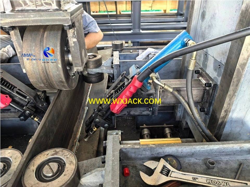 Машина для сборки и прихваточной сварки IH-балок