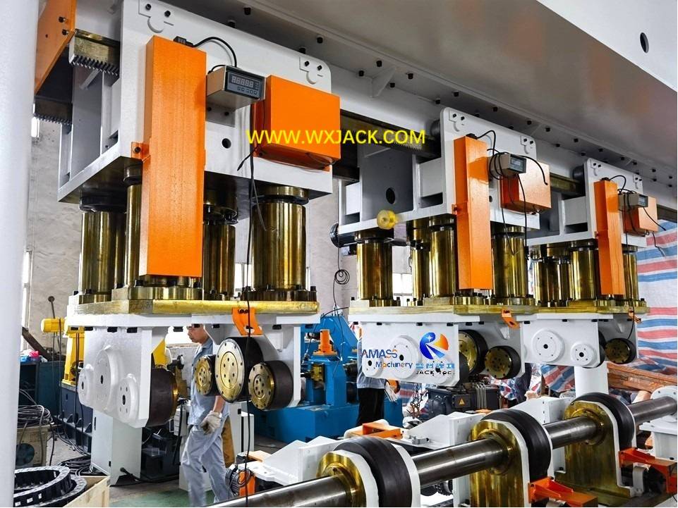 Машина для выпрямления элемента жесткой пластины