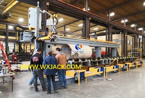 Рис.11 Станок для резки пересечений стальных труб с ЧПУ 2