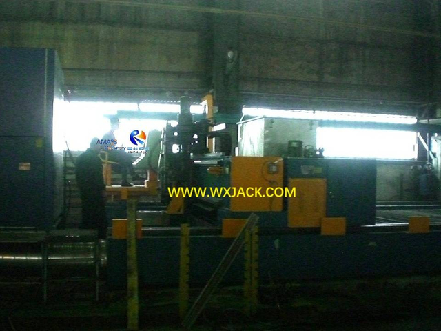 1 CNC Cutcure и Drilling Machine 7 CIMG2295