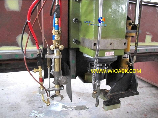 4 CNC Drilling and Cutting Machine 29 IMG_3343