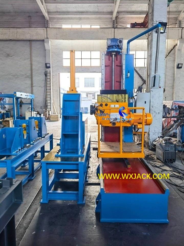 Модернизированная и отремонтированная CNC-DX0815 Стальная структура фланцевой фрезерной машины