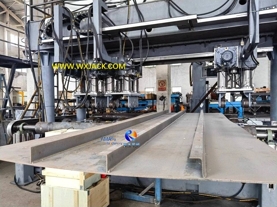 Машина для выпрямления реберных пластин