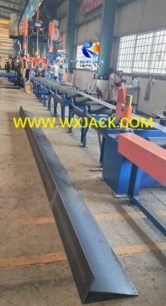 Рис. 12. Машина для сварки двутавровых балок &laquo;три в одном&raquo; 25