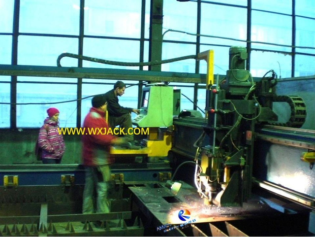 4 CNC Cutcure и Drilling Machine 10