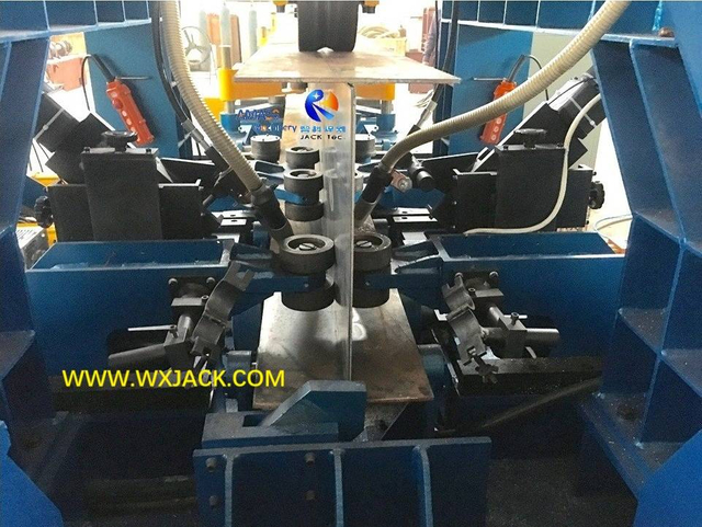 8 Вертикальный сварочный аппарат для сварки двутавровых балок 3 в 1 153 IMG_1588