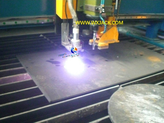 3 CNC Drilling and Cutting Machine 8 Cimg2299
