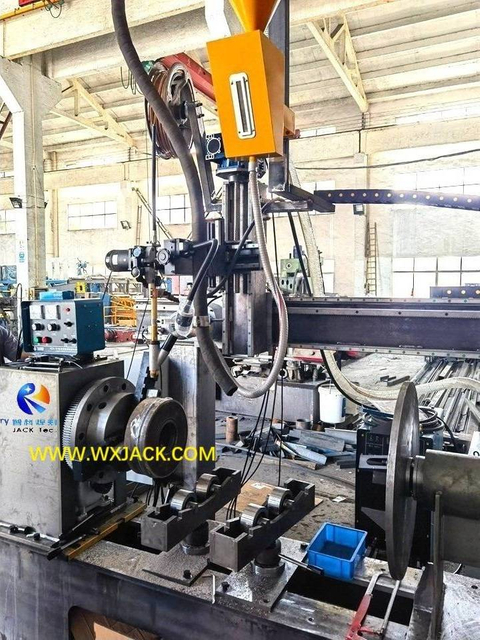 3 Машина для сварки продольных и кольцевых швов фланцев труб 6