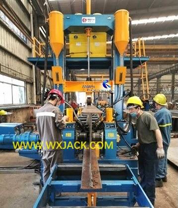 Рис. 2 Вертикальный сварочный аппарат для двутавровых балок 3 в 1 9