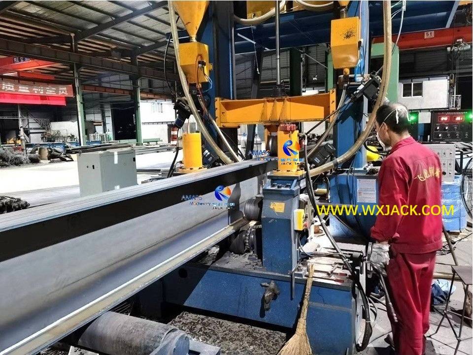 Сварочно-правильный станок для сборки двутавровой балки 3 в 1