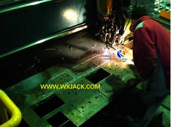 Рис. 3 С бурова и резка машины CNC 49 CIMG3672