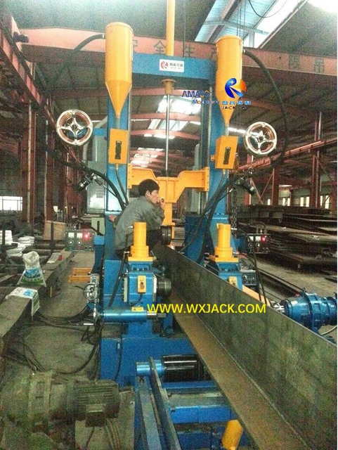 12 Вертикальный сварочный аппарат для сварки двутавровых балок 3 в 1 13