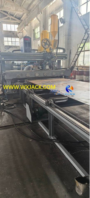 19 Машина для сварки соединений стальных пластин 40