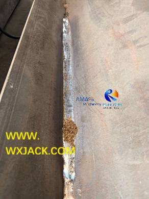 Рис. 5. Машина для сварки балок IH 43.