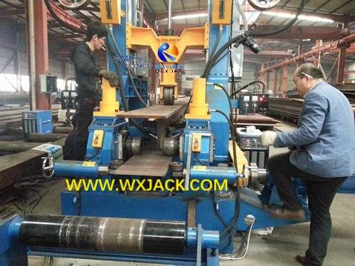 4 Рис. 4. Интегральная машина для сварки и правки двутавровой балки «три в одном» 179