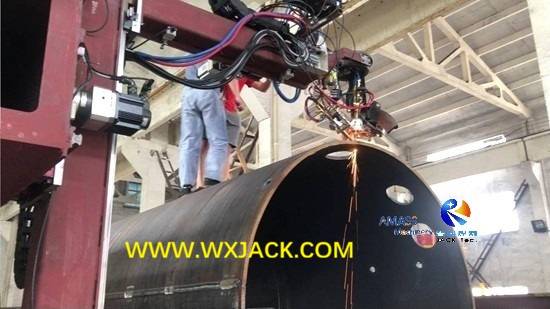 Рис. 2. 7-осевой труборезный станок с ЧПУ 1