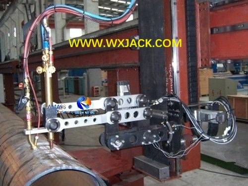 Рис. 4. 5-осевой труборезный станок с ЧПУ 36